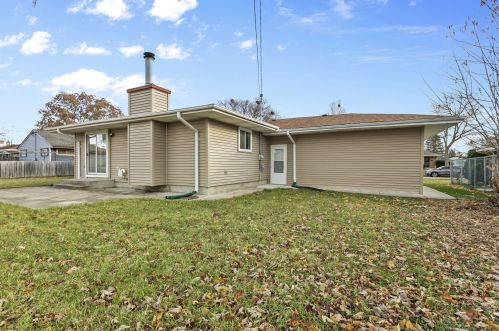 5933 79th St, Milwaukee WI  53218-1716 exterior