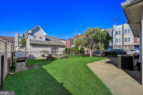 1930 Franklin St, Philadelphia PA 19122-1308 exterior