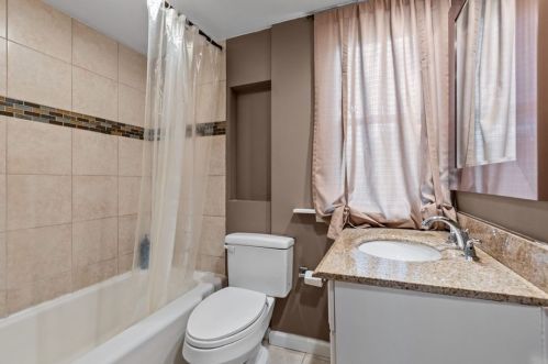 6739 Madison Ave, Pittsburgh PA 15122-2737 exterior