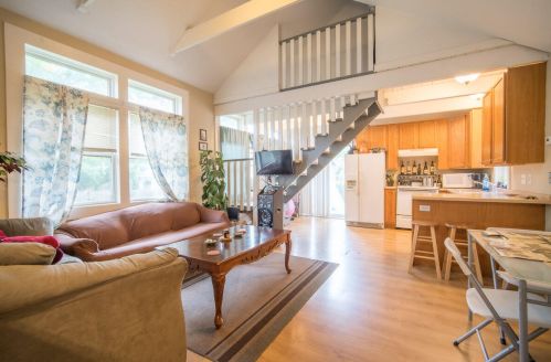 2220 14th St, Milwaukee, WI 53215-2771