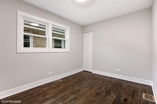 5446 Ludlam Ave, Chicago IL  60630-1414 exterior