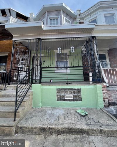 4037 8th St, Philadelphia, PA 19140-2233