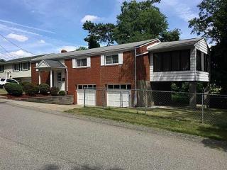 1347 Hyde St, Pittsburgh, PA 15205-3947