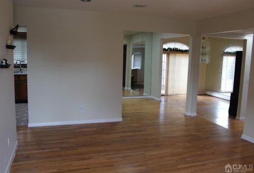 137 Talmadge Ave, Iselin NJ  08830-1833 exterior