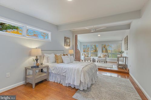 5837 Biscayne Dr, Alexandria VA  22303-1925 exterior