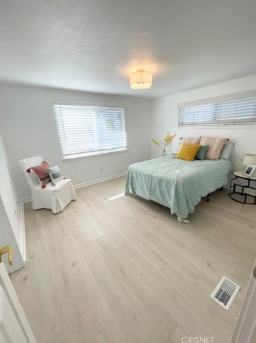 320 Rossmore Dr, Oxnard CA  93035-4465 exterior