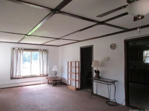 324 Oak Ave, Torrington CT 06790-6538 exterior