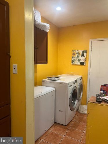 5416 Lawrence St, Philadelphia PA  19120-2804 exterior