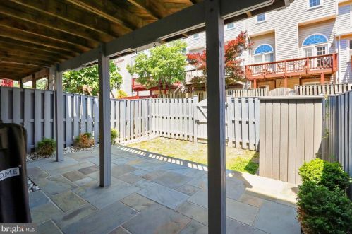 5324 Buxton Ct, Alexandria VA 22315-4761 exterior