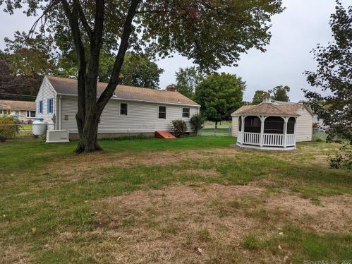 13 Aloha Dr, Enfield CT 06082-2627 exterior