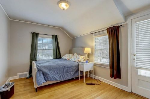 6405 Lk Dr, Milwaukee WI 53217-4229 exterior