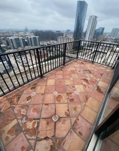 210 Desplaines St, Chicago IL  60661-5500 exterior