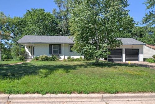 501 Hilltop Ave, Saint Paul, MN 55113-6943