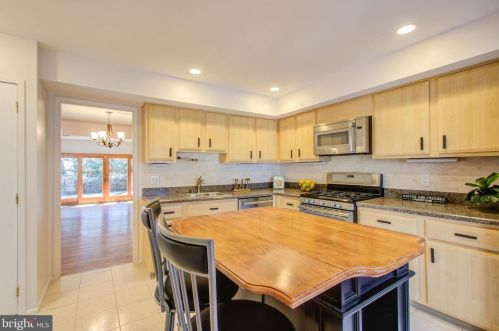 266 New Mark Esplanade, Rockville MD 20850-2735 exterior