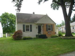 606 Forest Dr, Fenton, MI 48430-1837