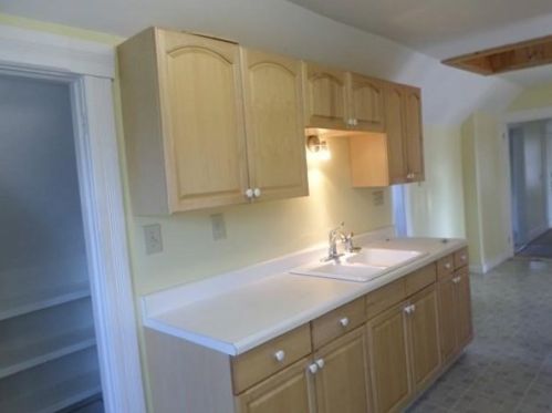 32 Burncoat St, Worcester MA 01605-1814 exterior