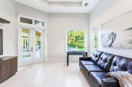 1440 Nautilus Rd, Naples FL exterior