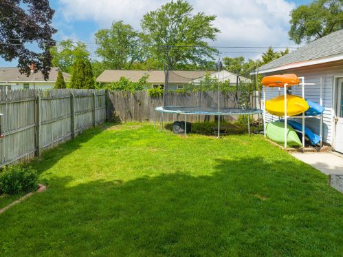 1280 Cornell Rd, Meskegon MI 49441-3834 exterior