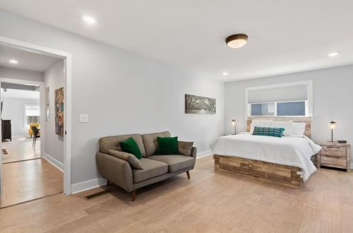 1061 Ashby Grv, Atlanta GA  30314-3146 exterior