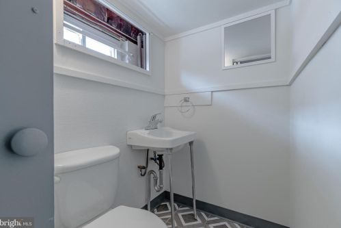 1871 Arena Dr, Trenton NJ 08610-2605 exterior