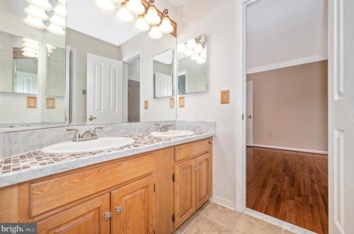 17531 Applewood Pl, Rockville MD 20855-1559 exterior