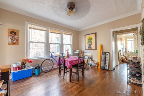 7728 East End Ave, Chicago IL 60649-4909 exterior