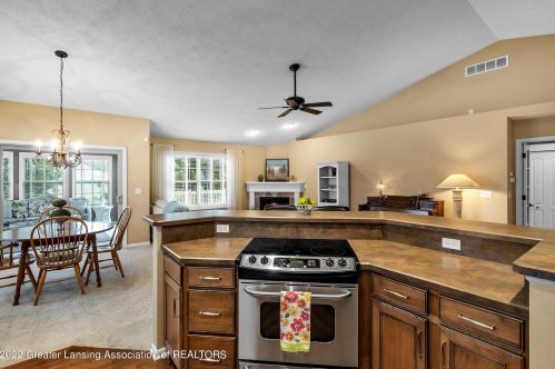 4106 Presidents Way, Dewitt MI 48820-7883 exterior