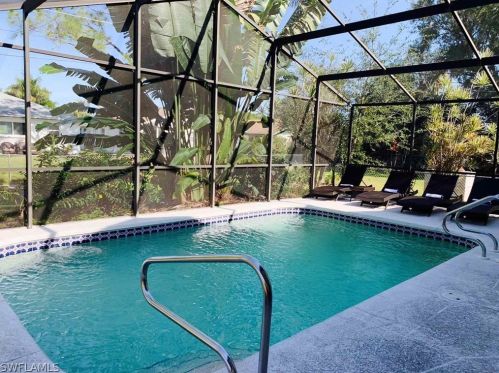 683 102nd Ave, Naples, FL 34108-3212