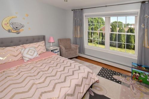 332 Frst St, Hartford CT 06118-2415 exterior