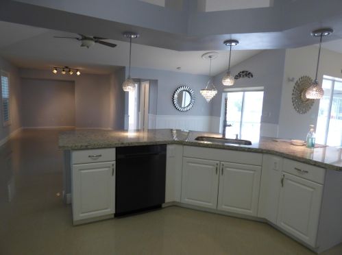 474 Carter Ave, Fort Pierce FL 34983-2999 exterior