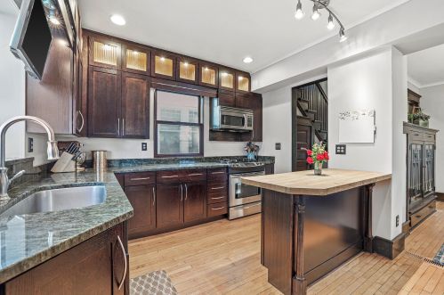 2867 Superior St, Milwaukee WI  53207-2550 exterior