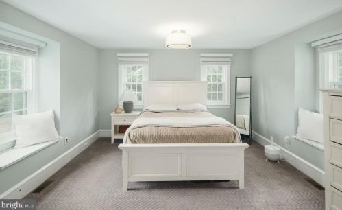 400 Beechwood Ave, Tavistock NJ 08033-1105 exterior