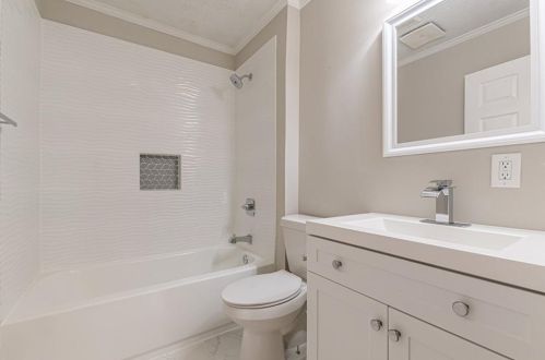 3250 Mount Gilead Rd, Atlanta GA  30311-5202 exterior