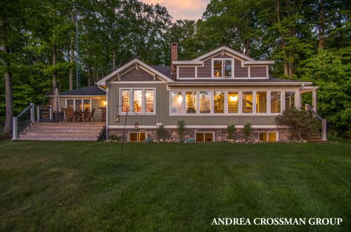 3147 Scenic Dr, Meskegon MI  49445-9609 exterior