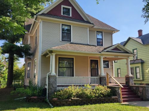 1020 Stockbridge Ave, Kalamazoo, MI 49001-3812