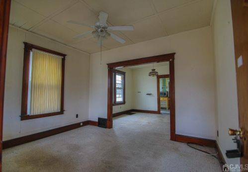 72 Foyer St, Edison, NJ 08817-5047