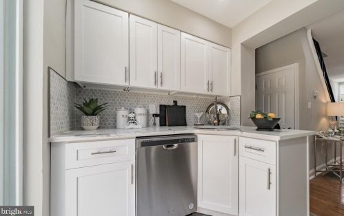 1709 Dorrance St, Philadelphia PA 19146-2911 exterior