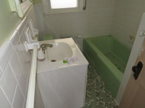 911 Kennebec St, Pittsburgh PA 15217-2605 exterior