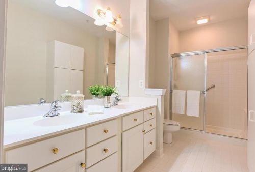 300 Hamlet Cir, Edgewater MD 21037-2617 exterior