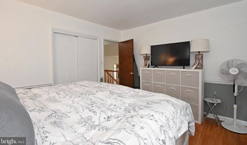 17 Glenview Dr, Riverton NJ  08077-2135 exterior