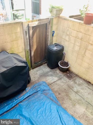 788 2nd St, Philadelphia PA 19122-2602 exterior