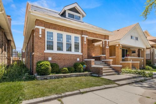 8009 Bishop St, Chicago IL 60620-3852 exterior