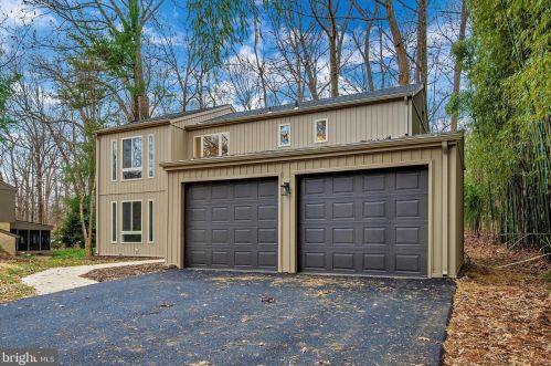 10402 Great Arbor Dr, Rockville MD  20854-4215 exterior