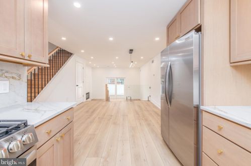 3172 18 St, Philadelphia PA 19145-5412 exterior