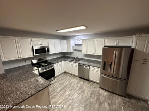 17 Ironwood Ct, Middletown NJ  07748-1909 exterior