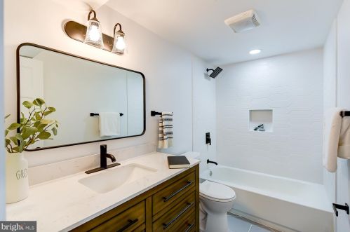 1427 Parkwood Pl, Washington DC  20010-3218 exterior