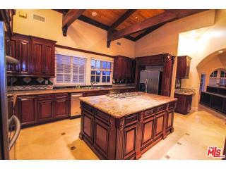 6030 Linforth Dr, Los Angeles CA  90068-1974 exterior