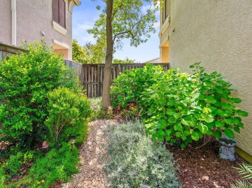 253 Marsalla Dr, Folsom CA 95630-7201 exterior