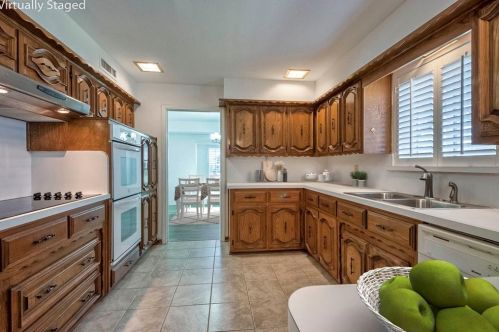 2664 Beechmont Dr, Dallas TX 75228-4224 exterior