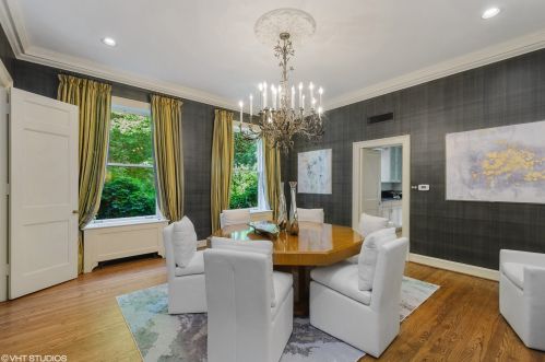 1442 Astor St, Chicago IL  60610-1615 exterior